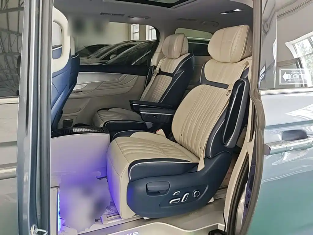 Roewe iMAX8 — фото 17