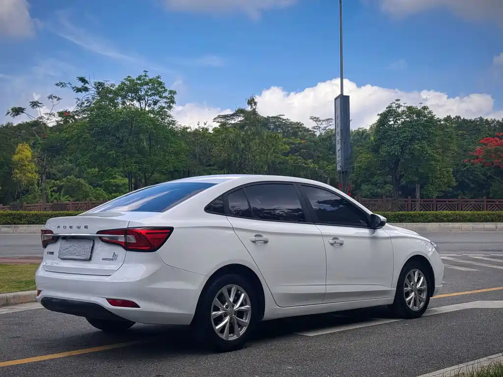Roewe i5 — фото 20
