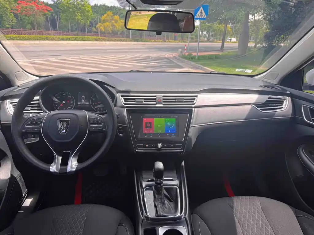 Roewe i5 — фото 10