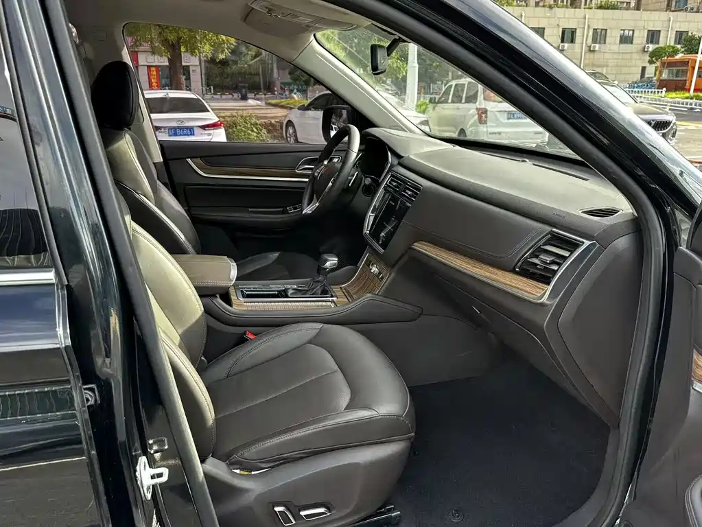 Roewe RX8 — фото 10