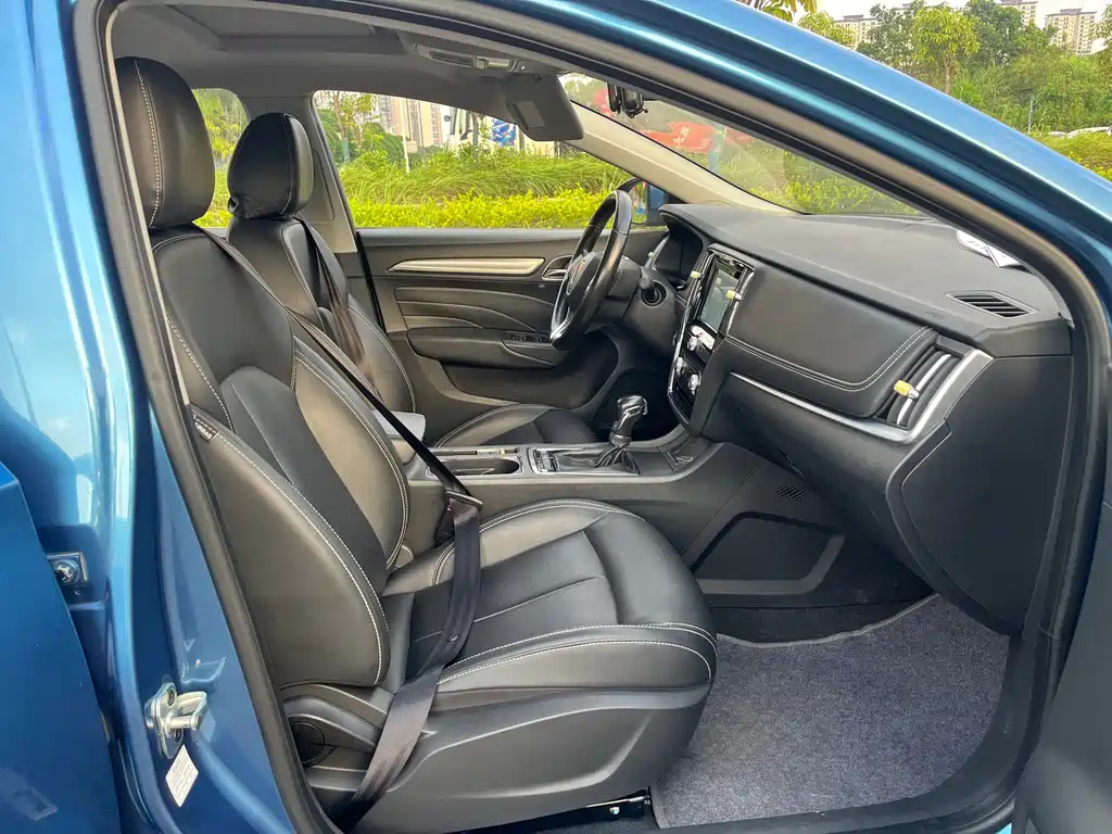 Roewe i6 Classic — фото 10