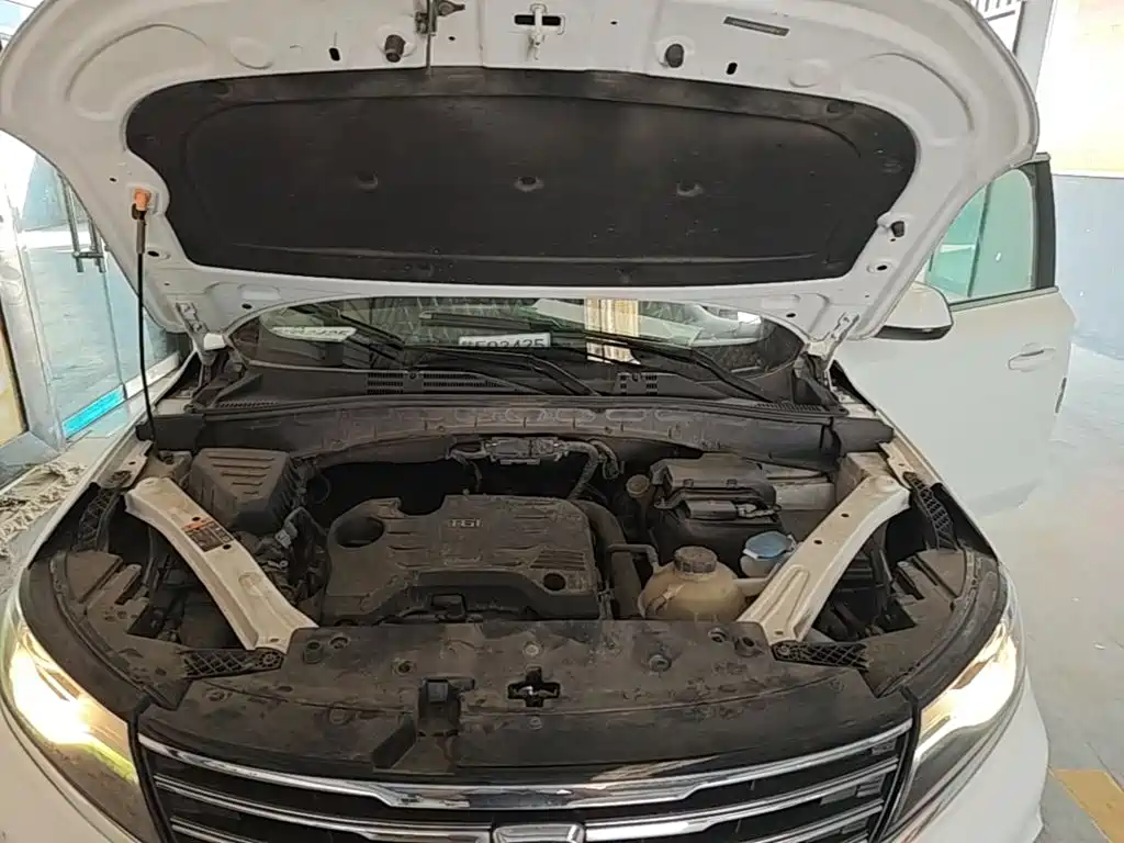 Roewe RX5 — фото 20