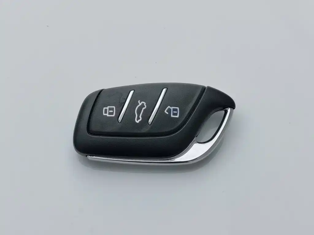 Roewe Clever — фото 19