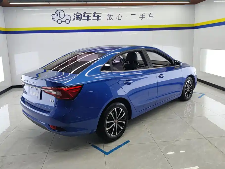 Roewe i5 — фото 3