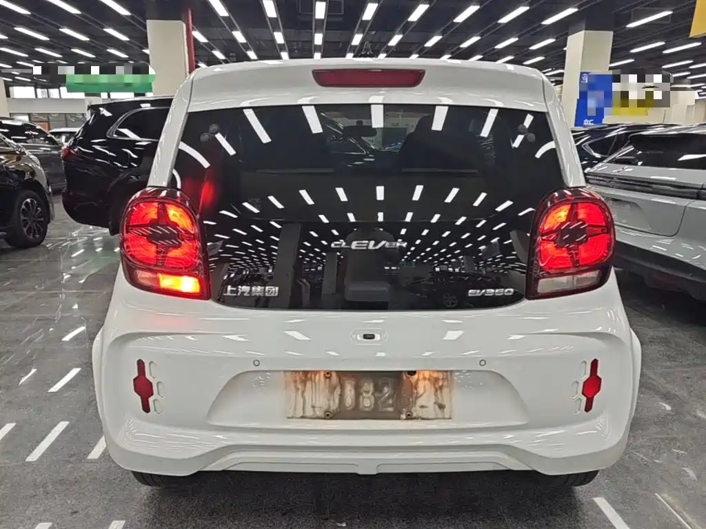 Roewe Clever — фото 6