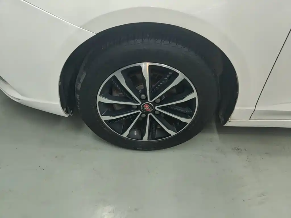 Roewe i5 — фото 23