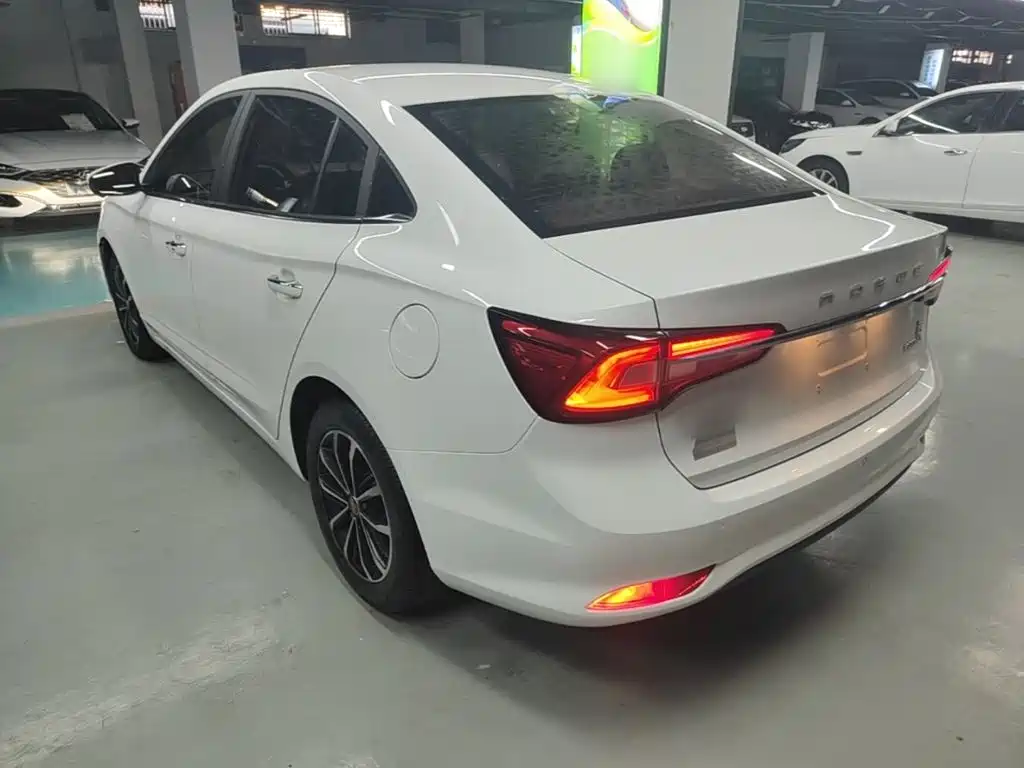 Roewe i5 — фото 5