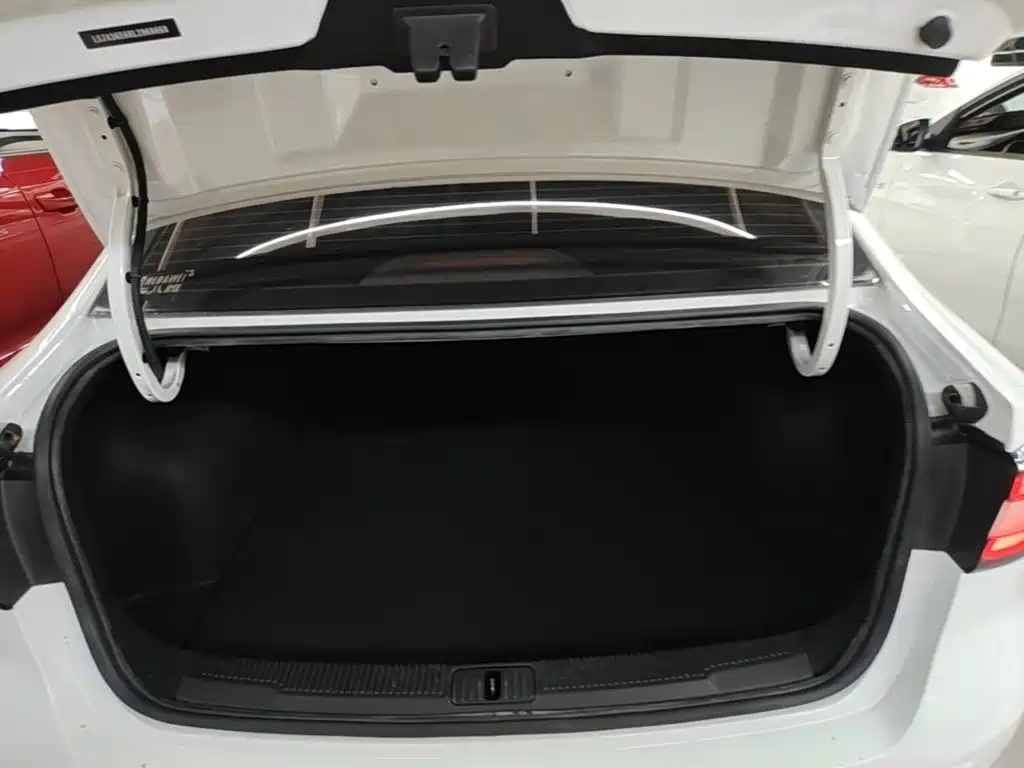 Roewe i5 — фото 19