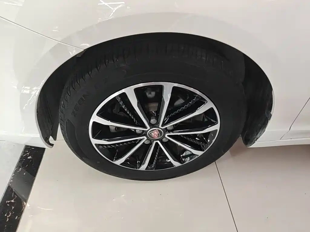 Roewe i5 — фото 23