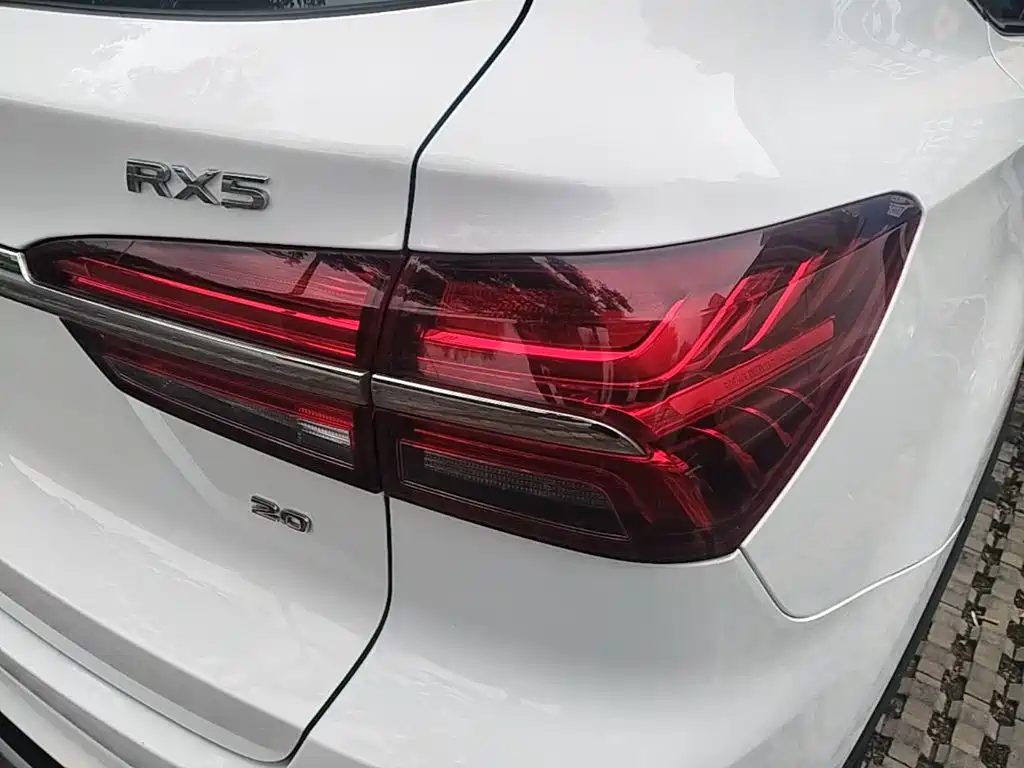 Roewe RX5 — фото 8
