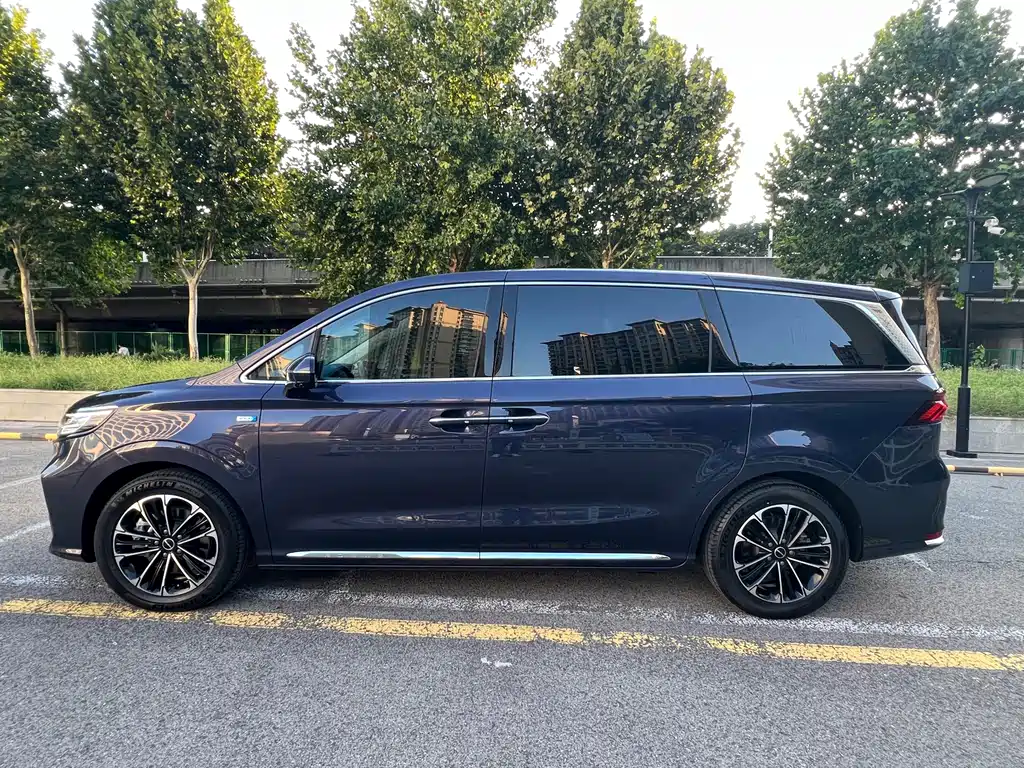 Roewe iMAX8 — фото 7