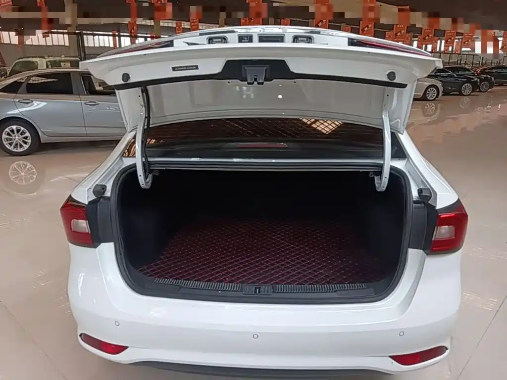 Roewe i5 — фото 15