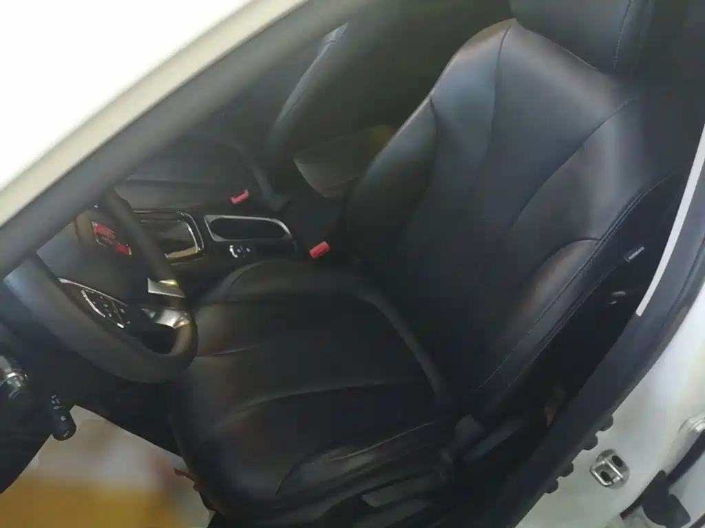 Roewe i5 — фото 15