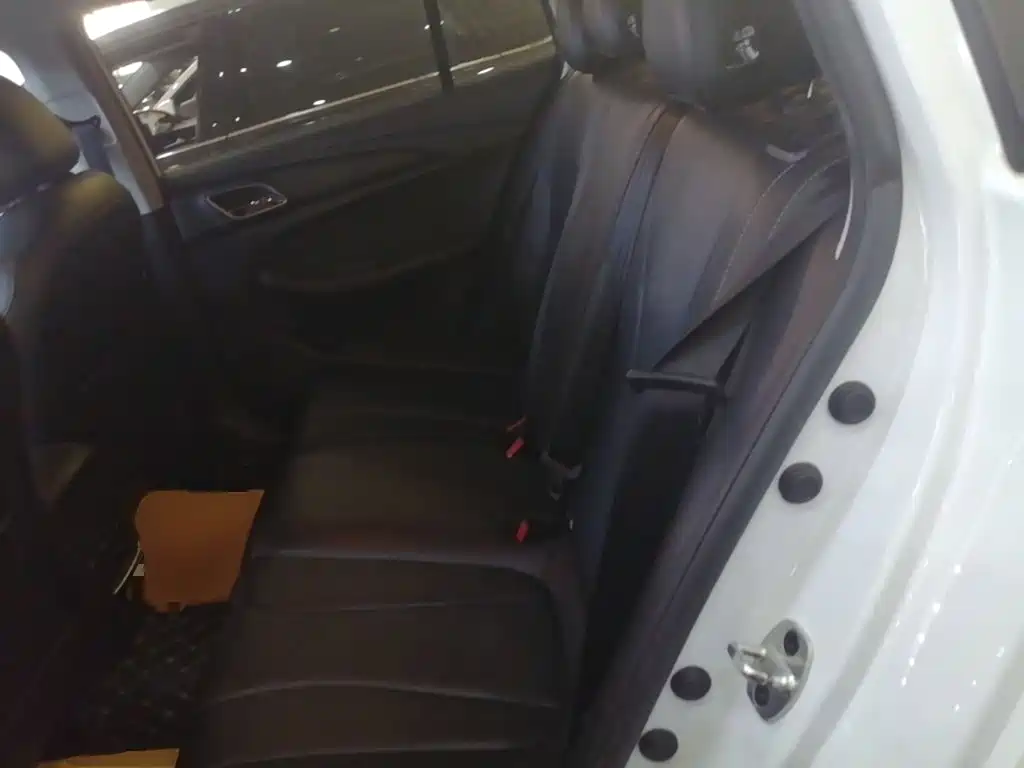 Roewe i5 — фото 17