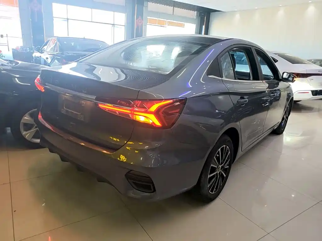 Roewe i5 — фото 7