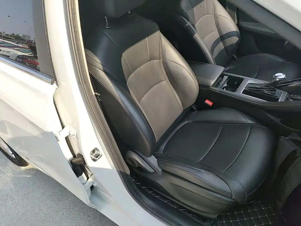 Roewe i5 — фото 25