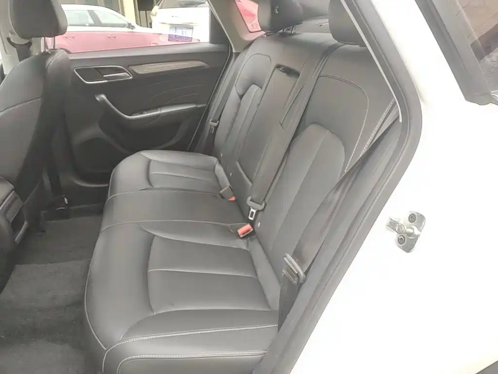 Roewe i6 Classic — фото 17
