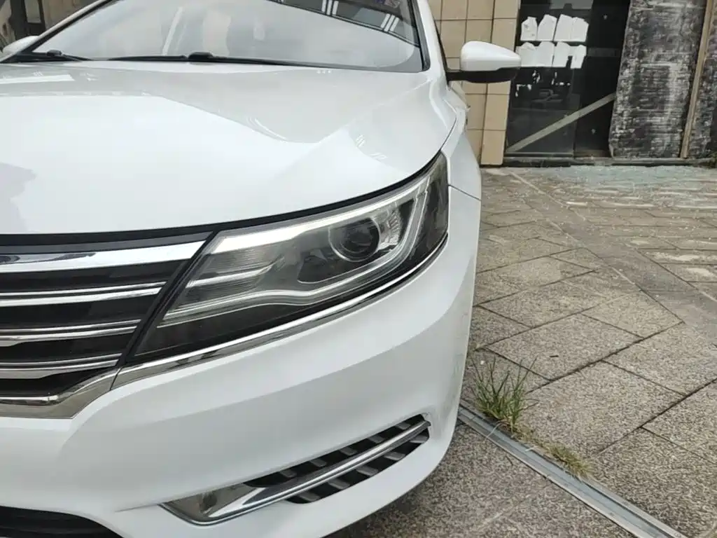 Roewe i6 Classic — фото 24