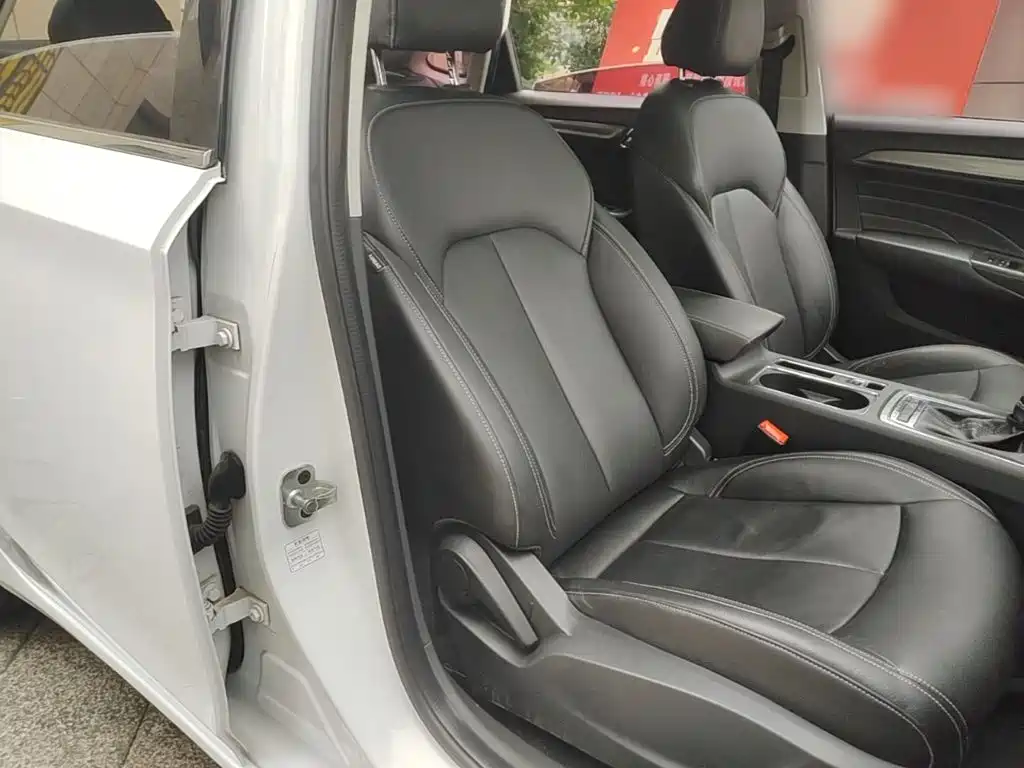 Roewe i6 Classic — фото 25