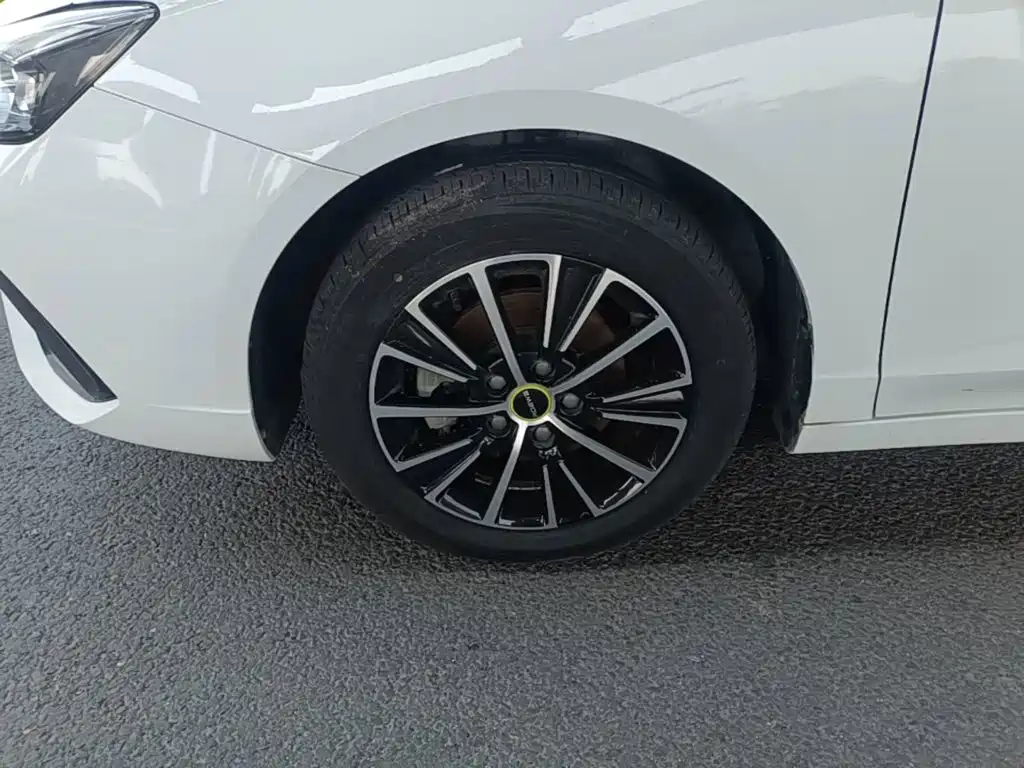Roewe i5 — фото 23