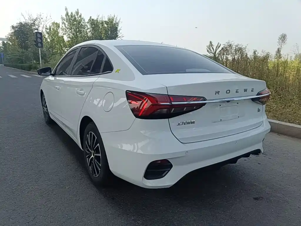 Roewe i5 — фото 5