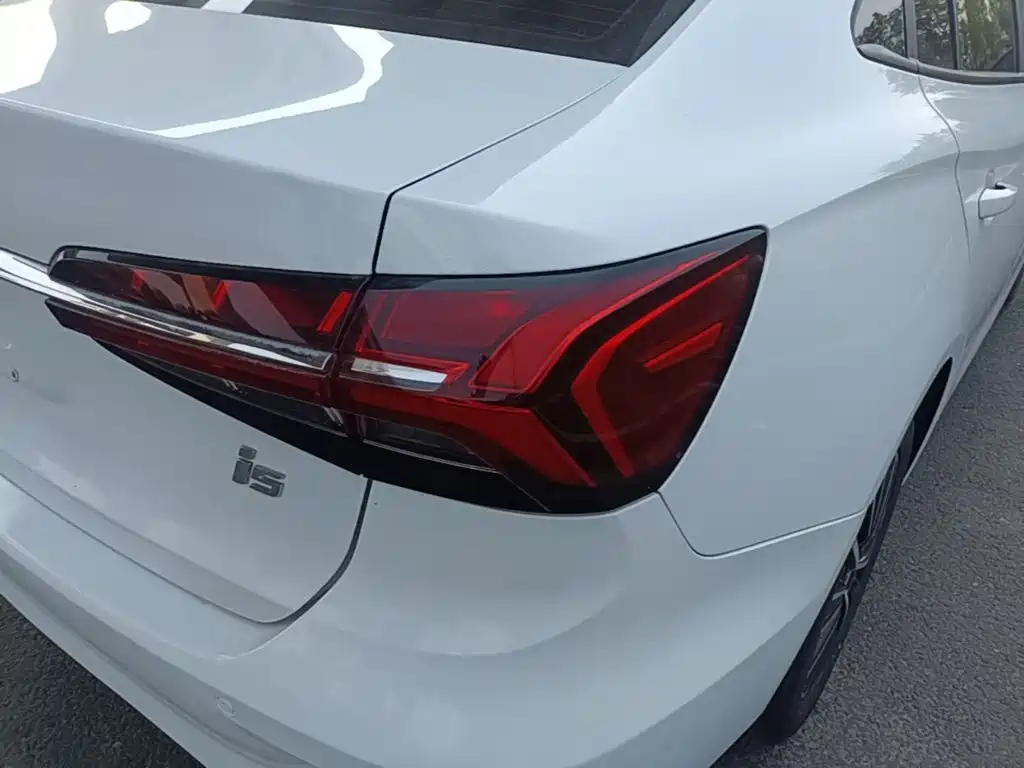 Roewe i5 — фото 8