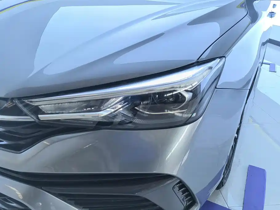 Roewe i5 — фото 5