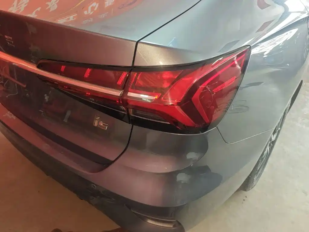 Roewe i5 — фото 8