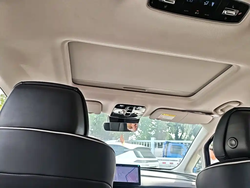 Roewe iMAX8 — фото 18