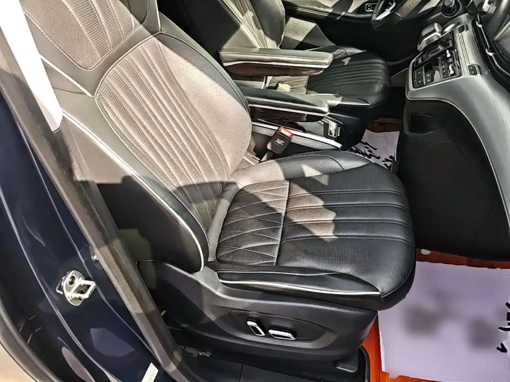 Roewe iMAX8 — фото 25