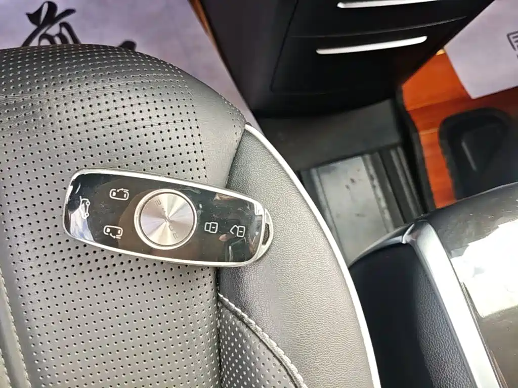 Roewe iMAX8 — фото 9