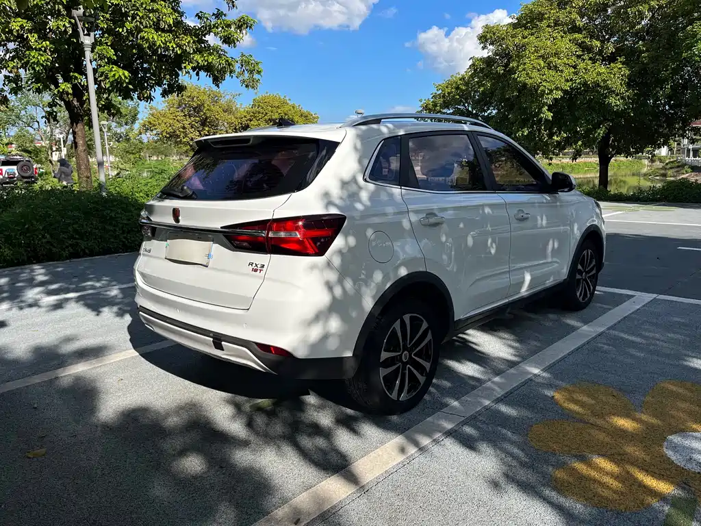 Roewe RX3 — фото 8