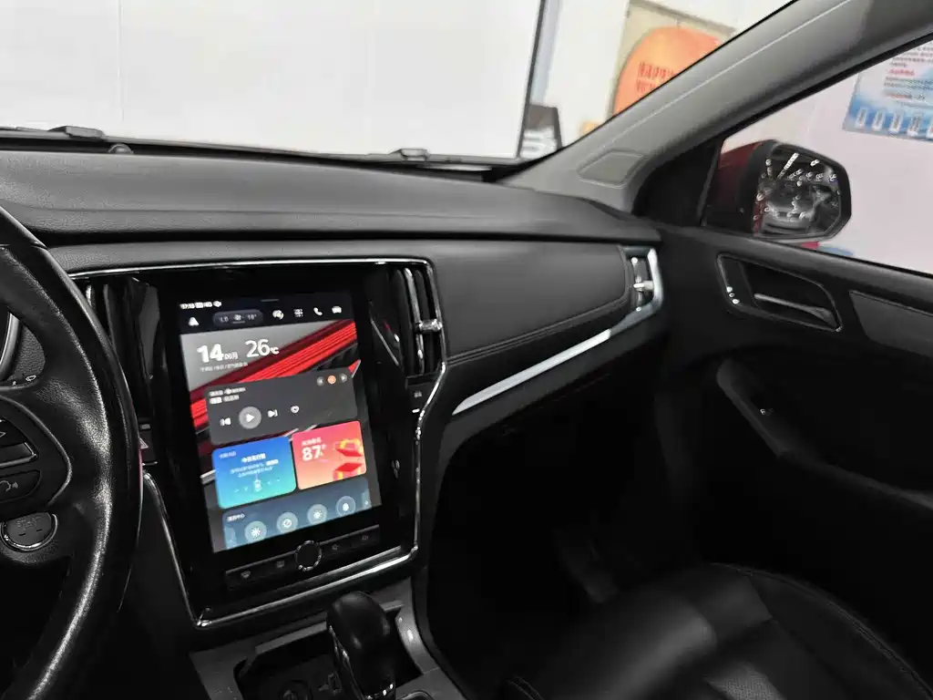 Roewe RX5 — фото 17