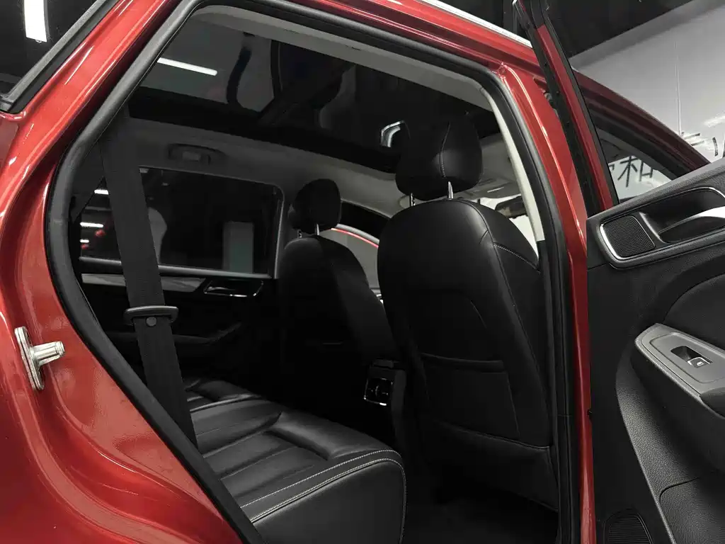 Roewe RX5 — фото 10