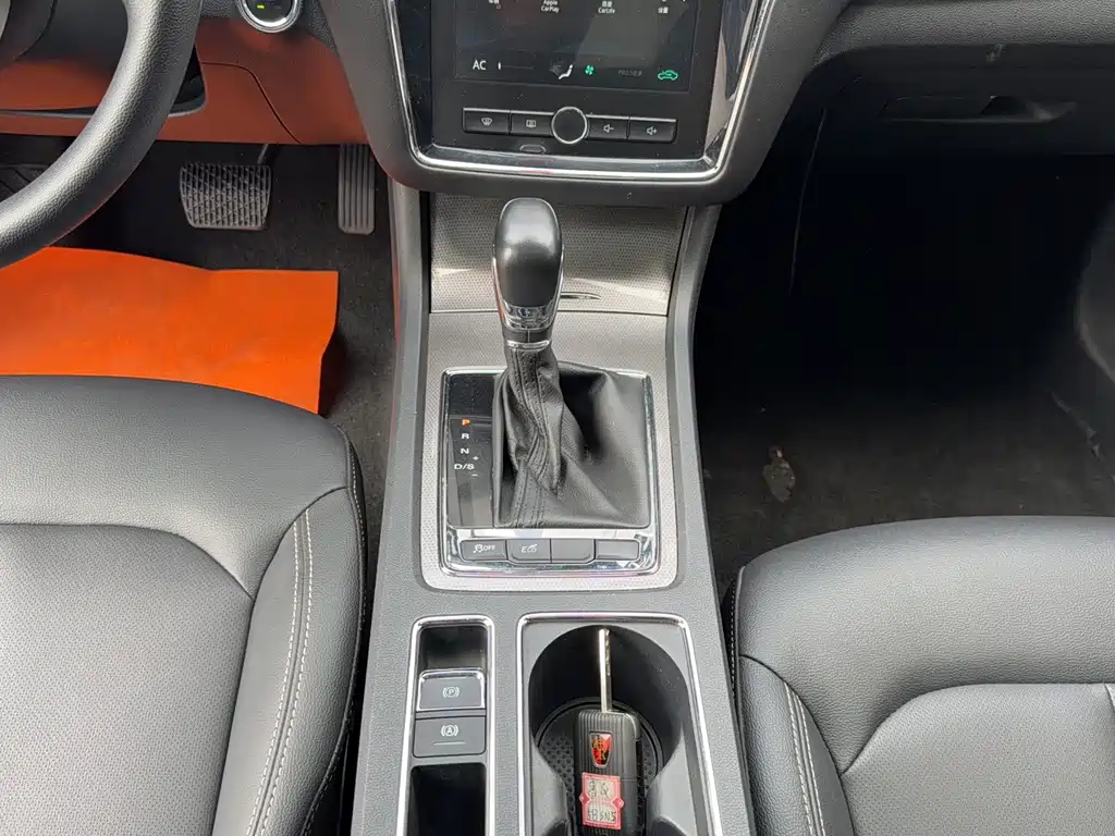 Roewe i6 Classic — фото 15