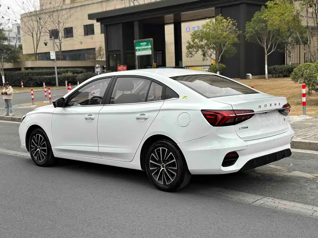 Roewe i5 — фото 4