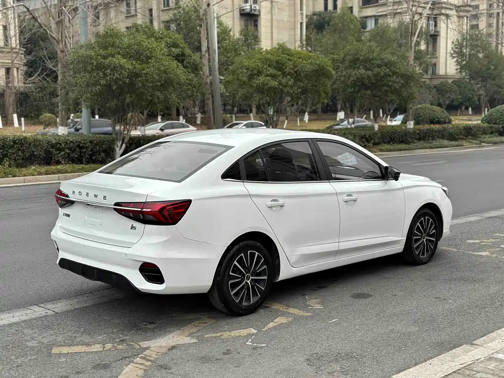 Roewe i5 — фото 7