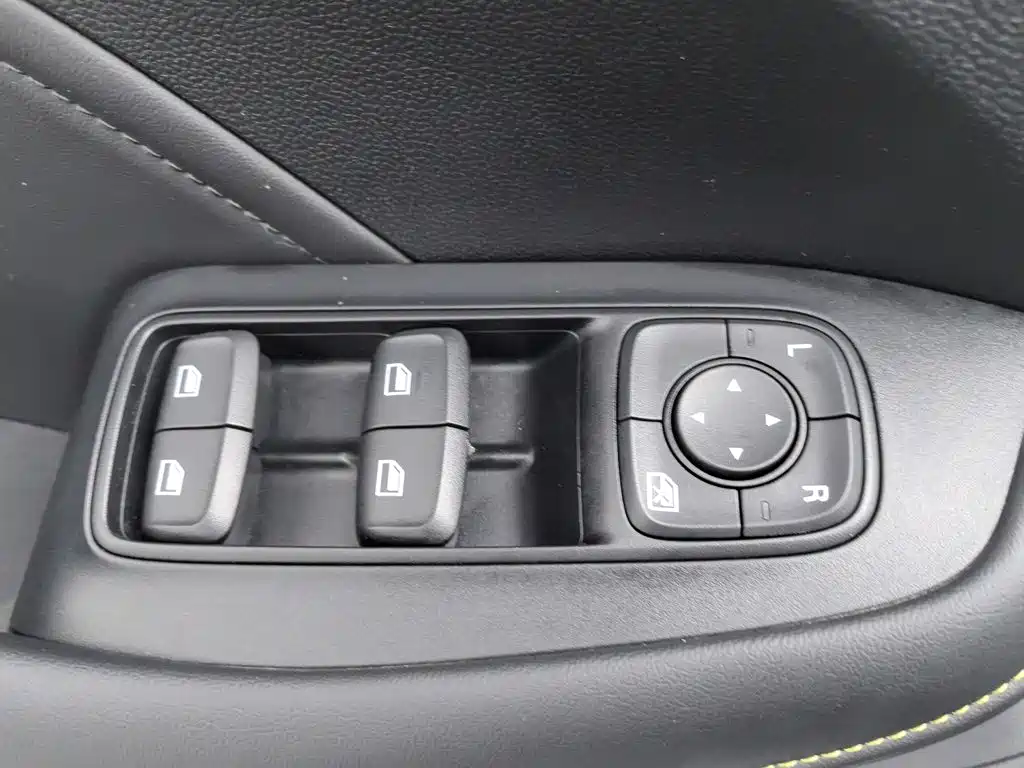 Roewe i5 — фото 9