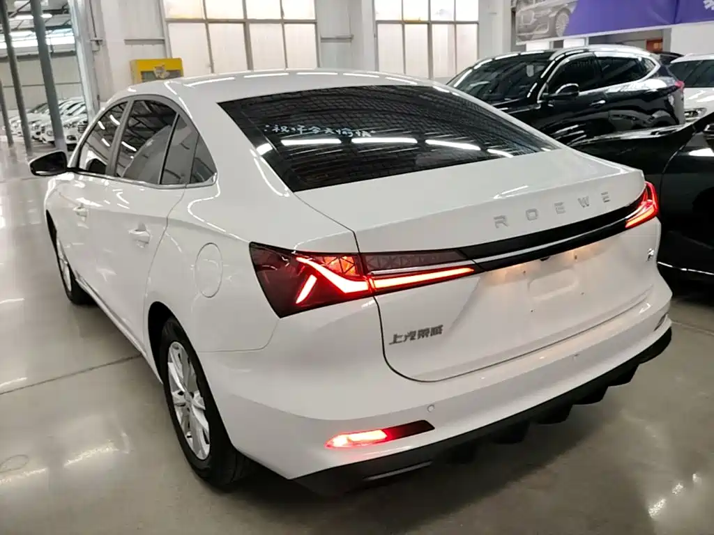 Roewe i5 — фото 5