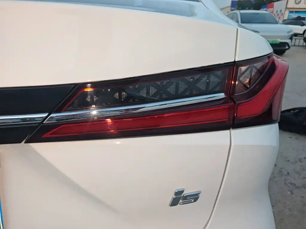 Roewe i5 — фото 24