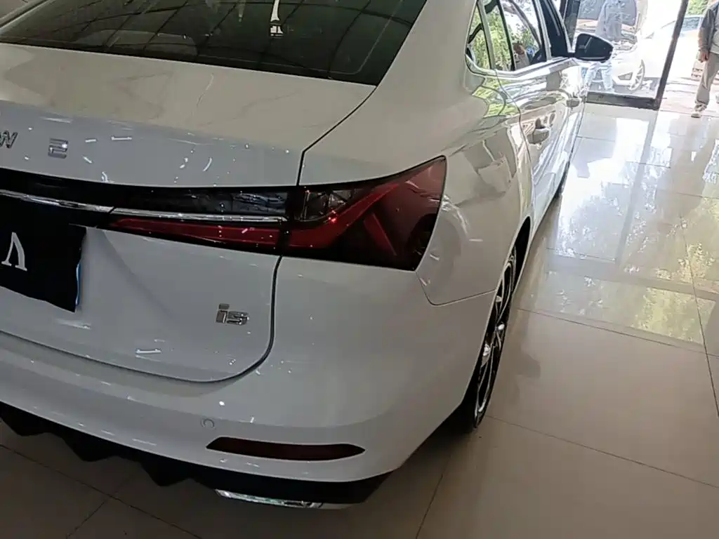 Roewe i5 — фото 8