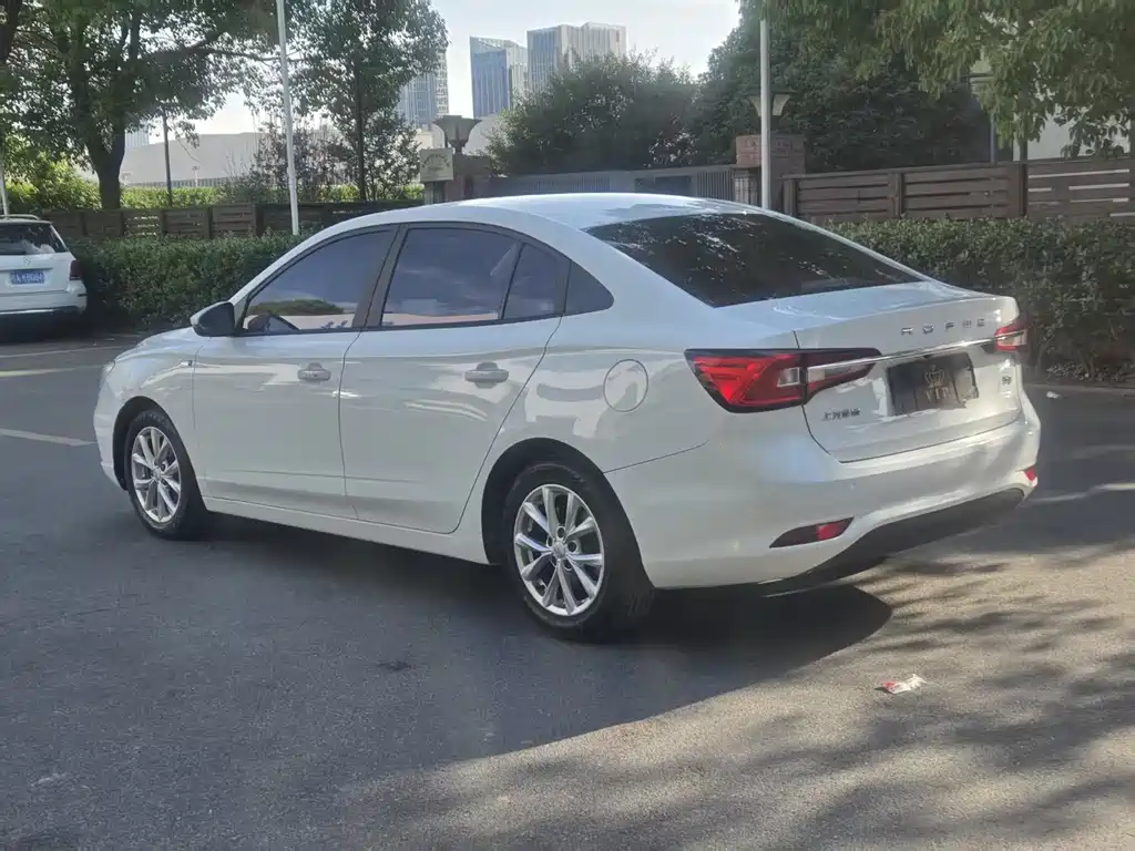 Roewe i5 — фото 8