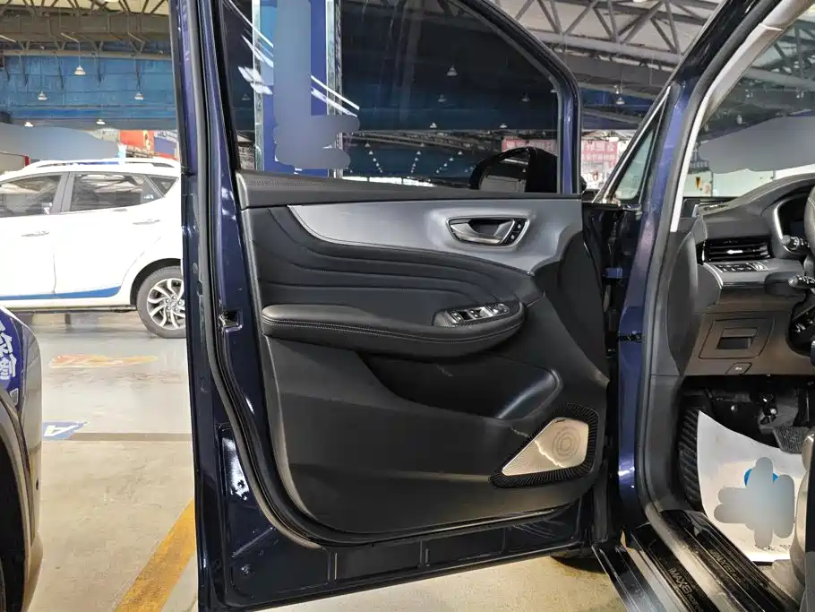 Roewe iMAX8 — фото 7