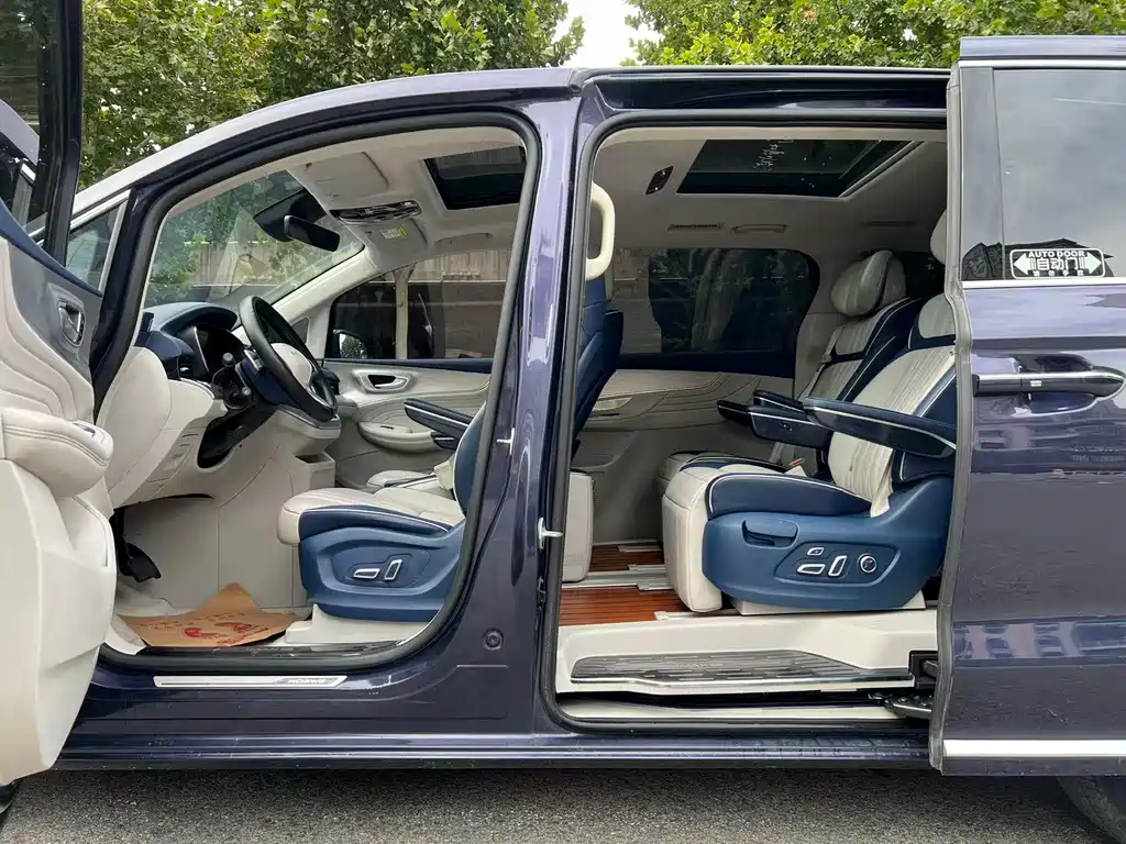 Roewe iMAX8 — фото 3