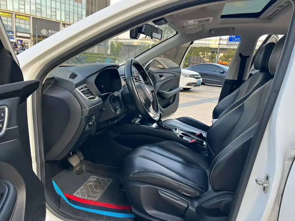 Roewe i5 — фото 4