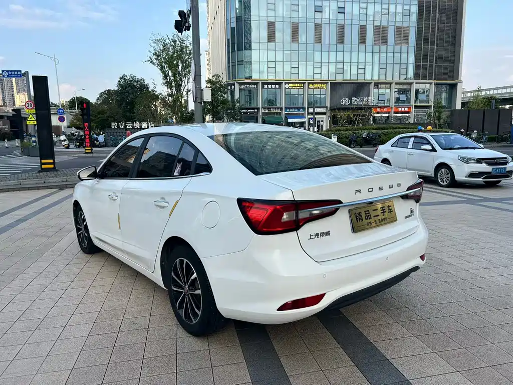 Roewe i5 — фото 9