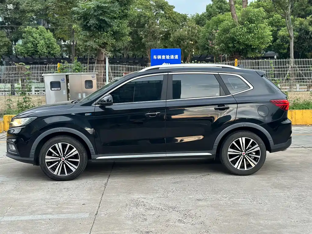 Roewe RX5 — фото 5