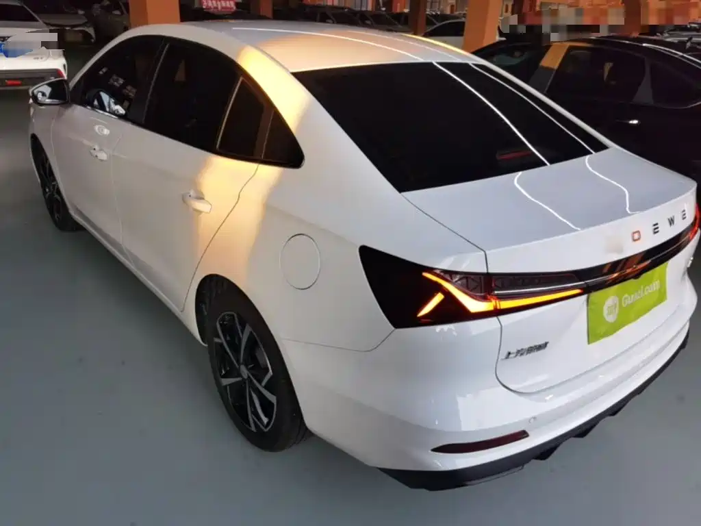 Roewe i5 — фото 5