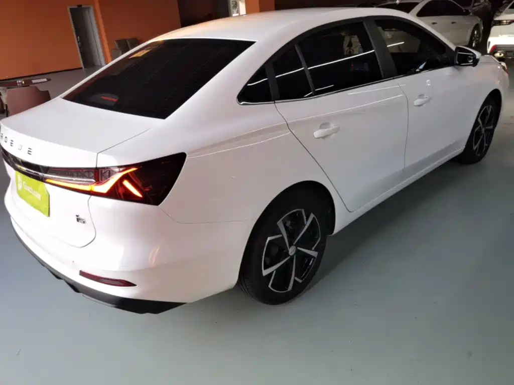 Roewe i5 — фото 7