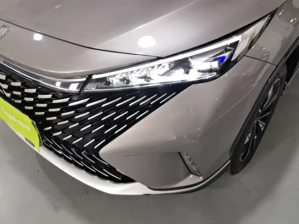 Roewe RX5 New Energy — фото 24